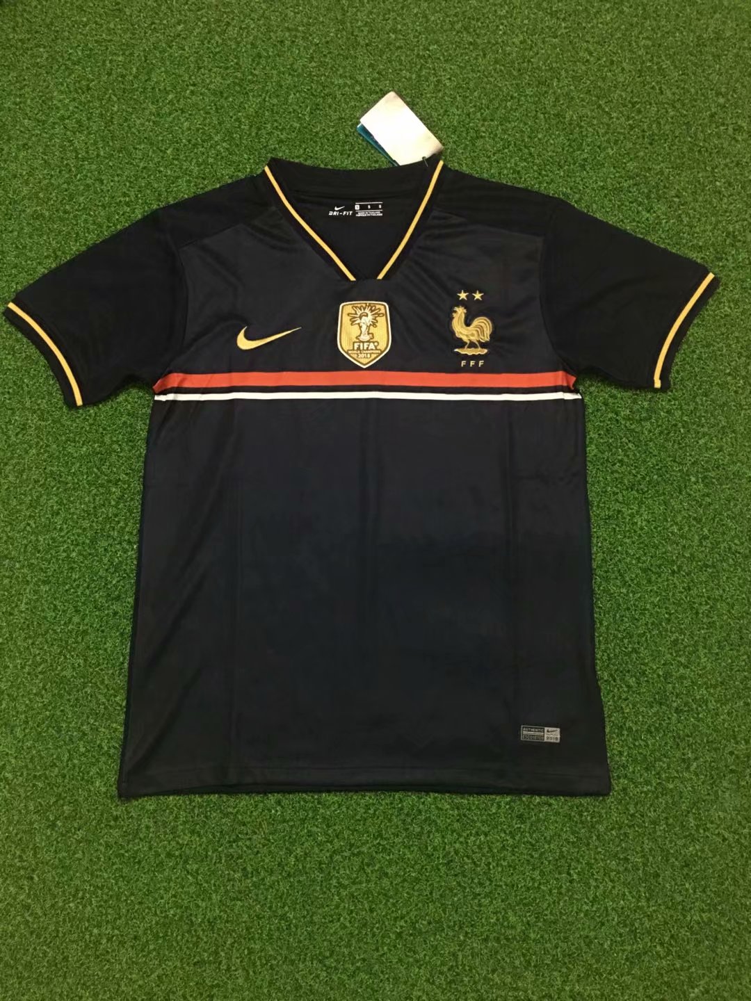 http://www.maillotfactory.com/images/Maillot%20France%2020192002.jpg