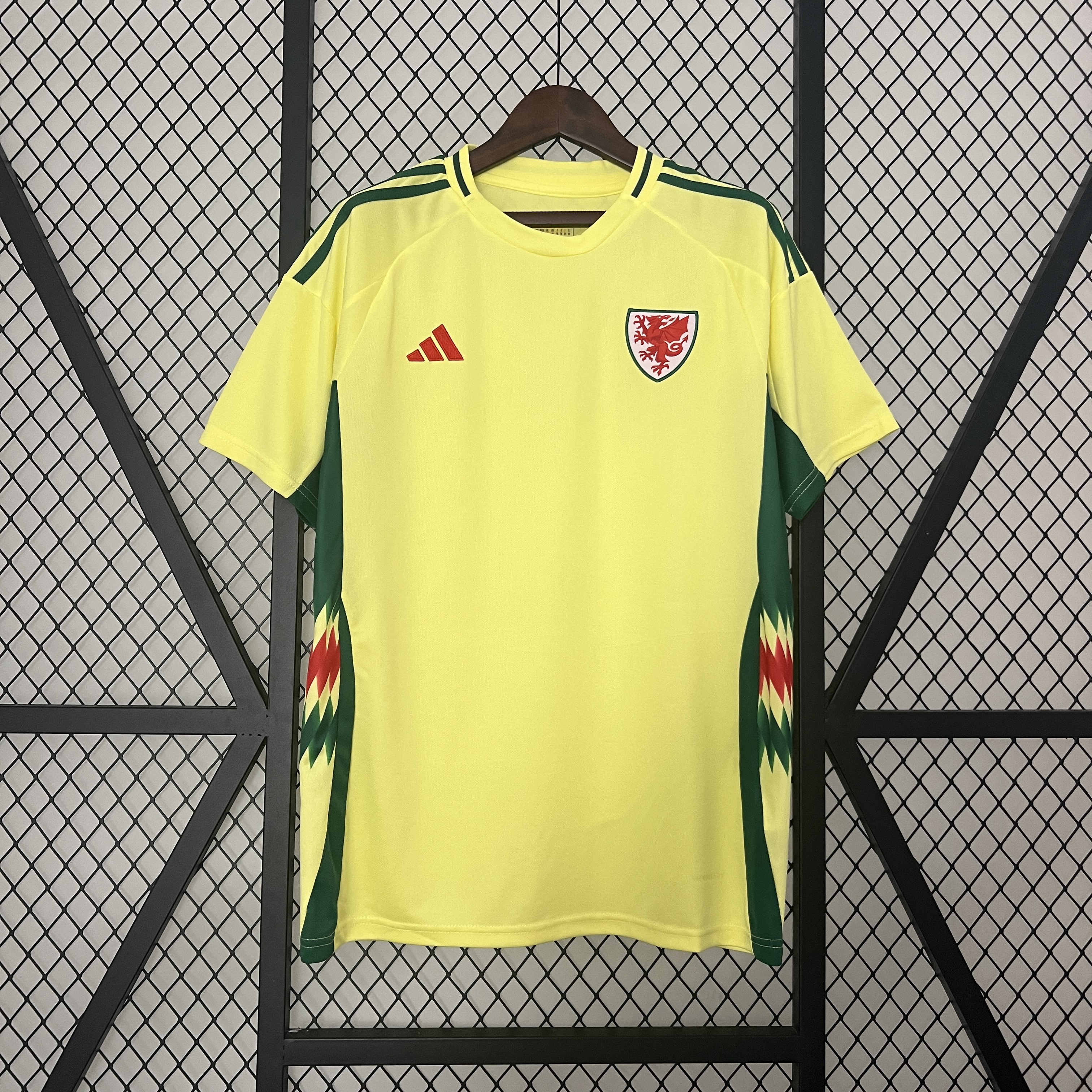 Maillot Wales Exterieur 2024-2025